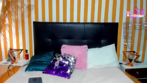 Snapshot of lunatoledo chatting on 10.16.25 Luna Toledo online show from 10.16.25