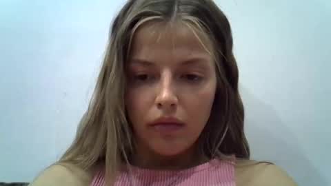 Snapshot of lunav7 chatting on 10.08.25 Luna online show from 10.08.25
