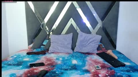 Snapshot of lunawillis chatting on 02.28.25 Luna online show from 02.28.25