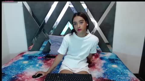 Snapshot of lunawillis chatting on 03.07.25 Luna online show from 03.07.25