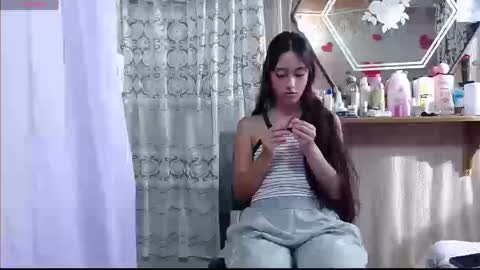 Snapshot of lunawillis chatting on 09.13.25 Luna online show from 09.13.25