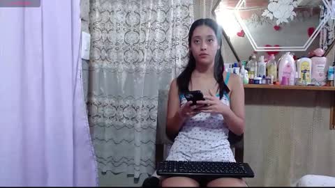 Snapshot of lunawillis chatting on 09.24.25 Luna online show from 09.24.25