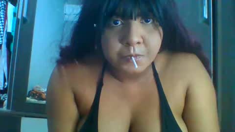 Snapshot of lunawollf chatting on 10.15.25 lunawollf online show from 10.15.25