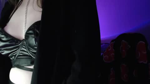 LunaXcherry online show from 04.23.26