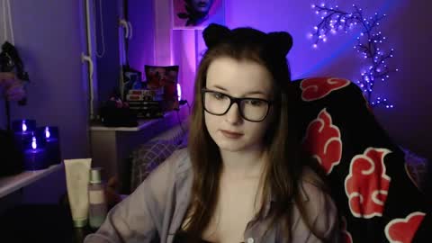 LunaXcherry online show from 04.30.26