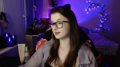 LunaXcherry online show from 04.30.26