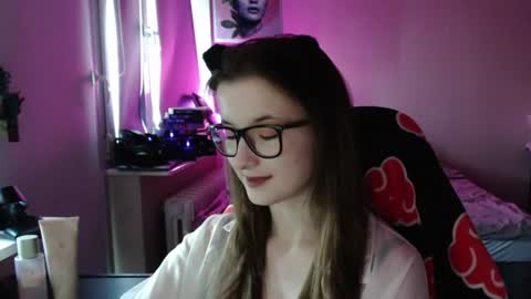 LunaXcherry online show from 06.11.26