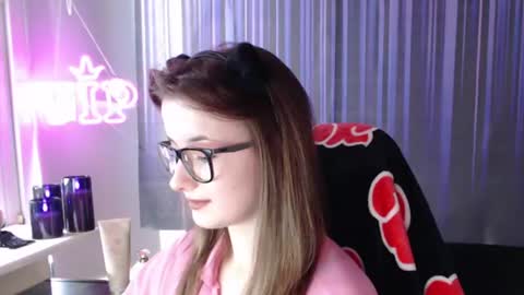 LunaXcherry online show from 06.21.26
