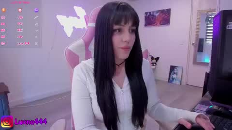 Snapshot of lunaxlu chatting on 07.25.26 online show from 07.25.26