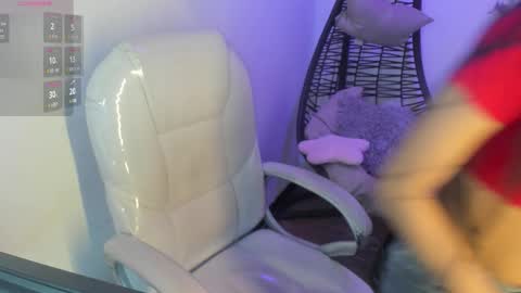 Snapshot of lunitaa18 chatting on 11.19.25 V A L E R I A online show from 11.19.25