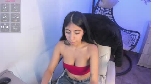 Snapshot of lunitaa18 chatting on 11.26.25 V A L E R I A online show from 11.26.25