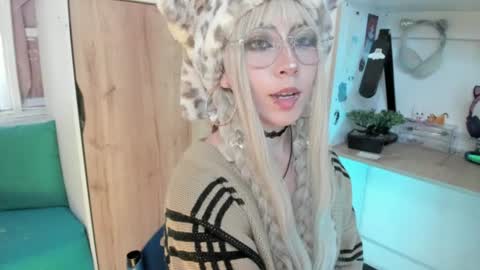 lunivyra online show from 07.23.26