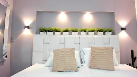 Snapshot of lunnablake chatting on 10.01.25 L U N N A online show from 10.01.25