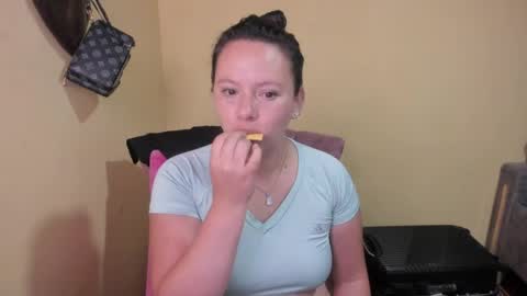 Snapshot of lunnadoll chatting on 05.27.26 Katty what ever do you want on my pv is for extra tokens minimi 250 tks ty u for understand online show from 05.27.26