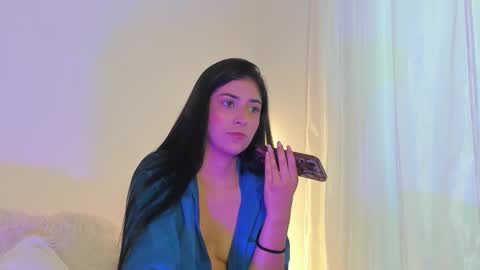 Snapshot of lunnarossee chatting on 11.27.25 online show from 11.27.25