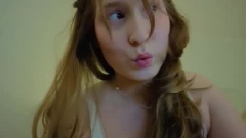 Snapshot of lunoria chatting on 03.09.26 lunoria online show from 03.09.26