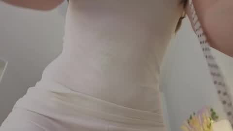 Snapshot of lunoria chatting on 05.30.26 lunoria online show from 05.30.26