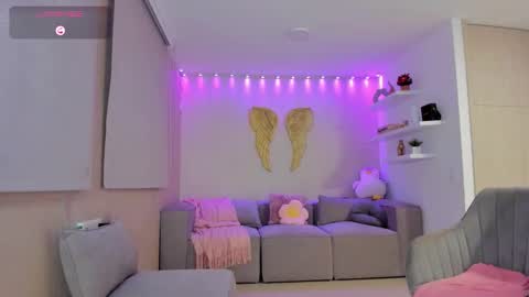 Snapshot of lupe_jones22 chatting on 10.14.25 Lupe - Independent online show from 10.14.25