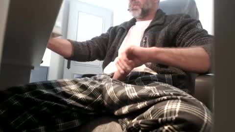 Snapshot of lure4beef chatting on 12.15.24 lure4beef online show from 12.15.24