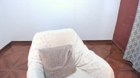 Snapshot of luscious86 chatting on 01.04.25 PAULINA online show from 01.04.25