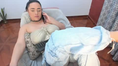 Snapshot of luscious86 chatting on 02.01.25 PAULINA online show from 02.01.25