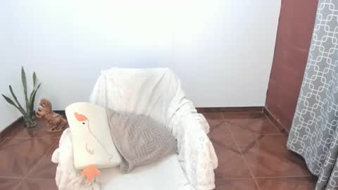 Snapshot of luscious86 chatting on 10.12.25 PAULINA online show from 10.12.25