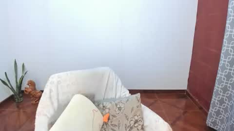 Snapshot of luscious86 chatting on 10.14.25 PAULINA online show from 10.14.25