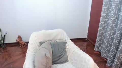 Snapshot of luscious86 chatting on 10.25.25 PAULINA online show from 10.25.25