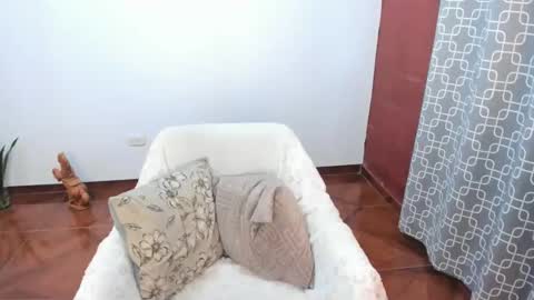 Snapshot of luscious86 chatting on 10.29.25 PAULINA online show from 10.29.25