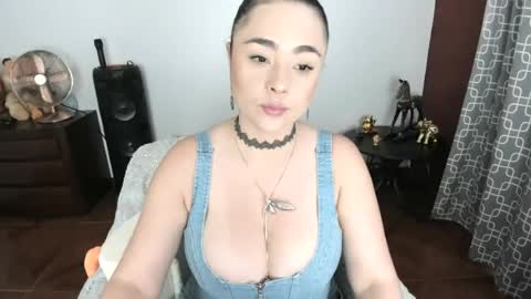 Snapshot of luscious86 chatting on 06.23.26 PAULINA online show from 06.23.26