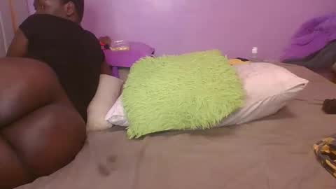 Snapshot of luscious_cuvy chatting on 10.15.25 luscious online show from 10.15.25