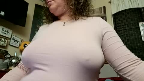 Snapshot of lusciouslibra82 chatting on 02.25.25 .Clarissa. Follow me on Instagram   miss buns  online show from 02.25.25