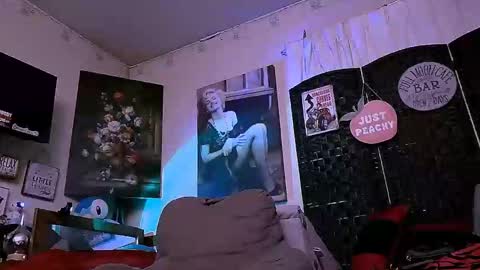 Snapshot of lusciouslibra82 chatting on 01.15.26 .Clarissa. Follow me on Instagram miss buns online show from 01.15.26