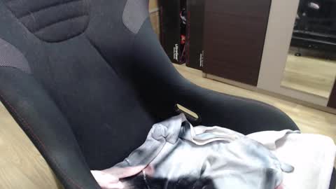 Snapshot of lushboy90 chatting on 10.21.25 lushboy90 online show from 10.21.25