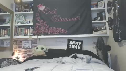 Snapshot of lushdiamonds chatting on 02.13.25 Lush Diamonds online show from 02.13.25