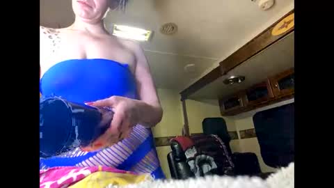 Kikithebaee online show from 02.18.25