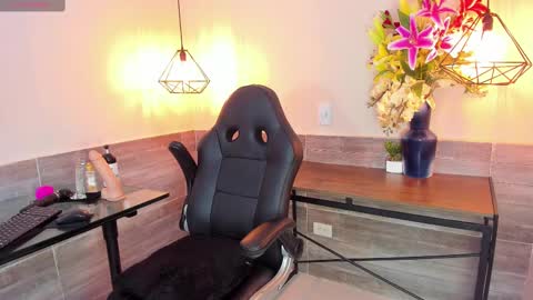 Lussie  online show from 09.29.25