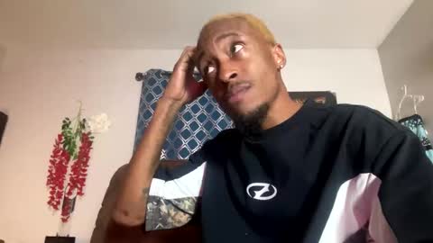 Snapshot of lust_j chatting on 11.26.25 LUST online show from 11.26.25