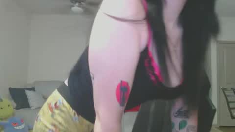 Snapshot of lustfullives chatting on 12.19.24 LustfulLives online show from 12.19.24