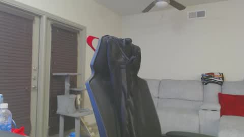 Snapshot of lustfullives chatting on 01.06.25 LustfulLives online show from 01.06.25