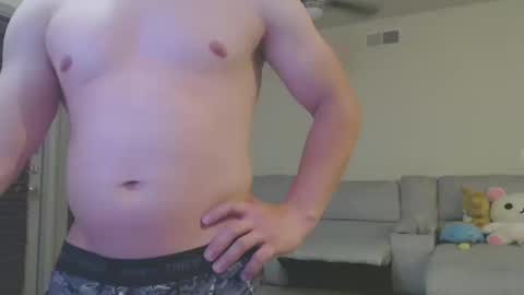 Snapshot of lustfullives chatting on 10.10.25 LustfulLives online show from 10.10.25