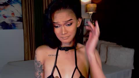 AdriannaFowks online show from 02.04.25