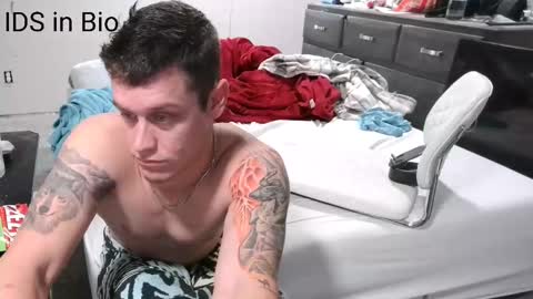 Snapshot of lustlivenow chatting on 09.10.25 GUY --- GIRL online show from 09.10.25