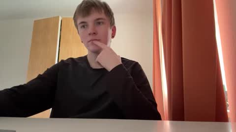 Snapshot of lustviper chatting on 10.25.25 Nik online show from 10.25.25
