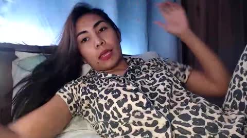 Snapshot of lustykendraxx chatting on 11.25.25 Kendra online show from 11.25.25