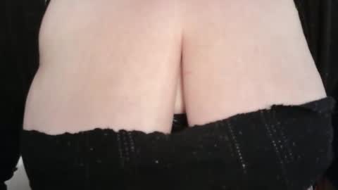 lustytits85 online show from 03.18.26