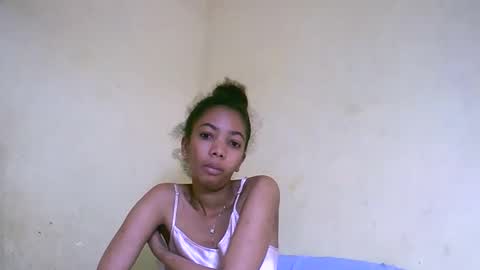 Snapshot of lutchia chatting on 09.19.25 lutchia online show from 09.19.25