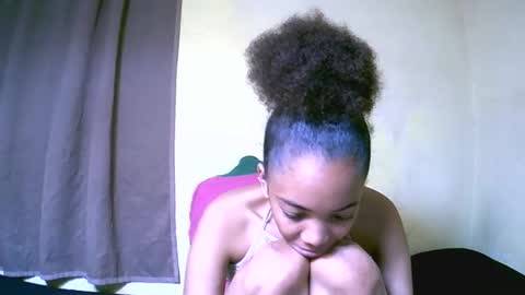 Snapshot of lutchia chatting on 10.02.25 lutchia online show from 10.02.25