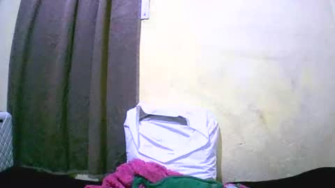 Snapshot of lutchia chatting on 10.06.25 lutchia online show from 10.06.25