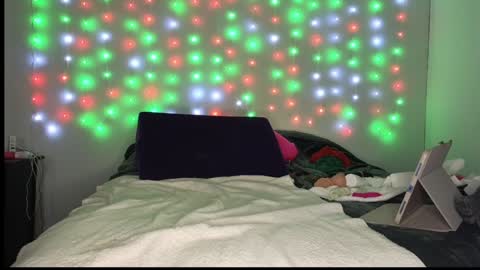 Snapshot of luvely_gurl chatting on 12.26.24 Shauna online show from 12.26.24